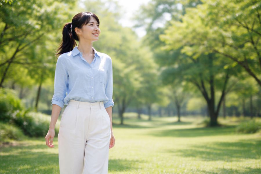 SMASフェイスリフトの効果持続期間・長期的な若々しさをイメージする女性