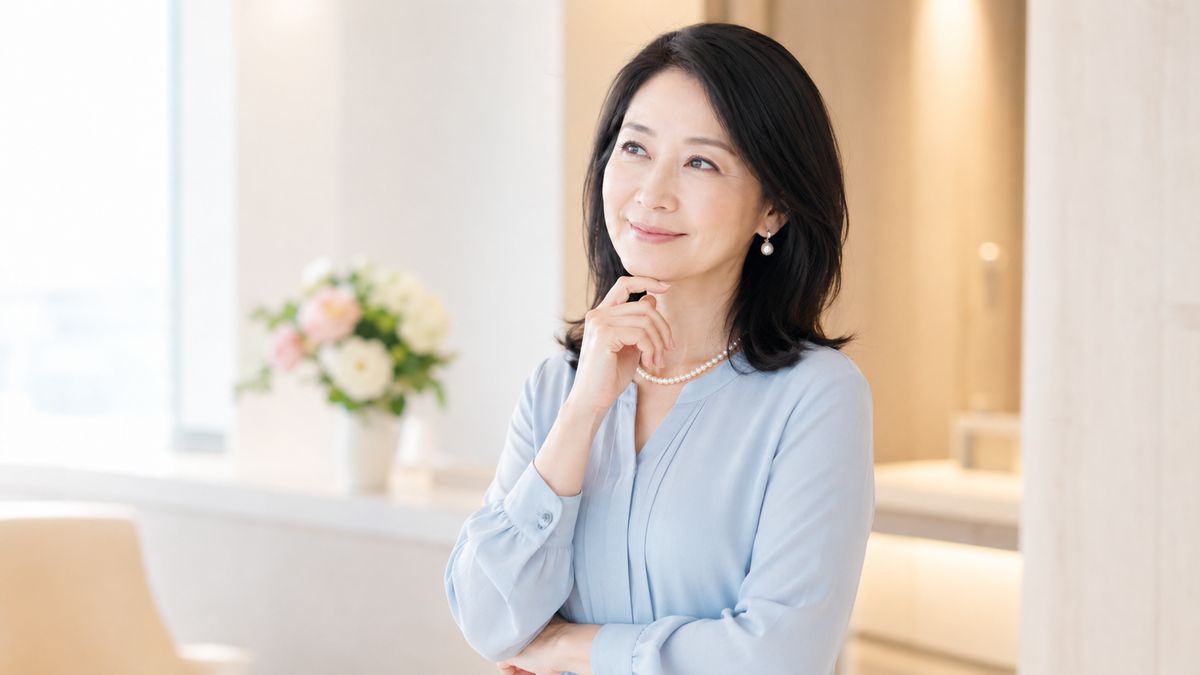 糸リフトと切開リフトを比較検討する40代女性