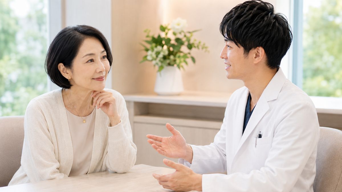 切開リフトのよくある質問に答える医師と患者